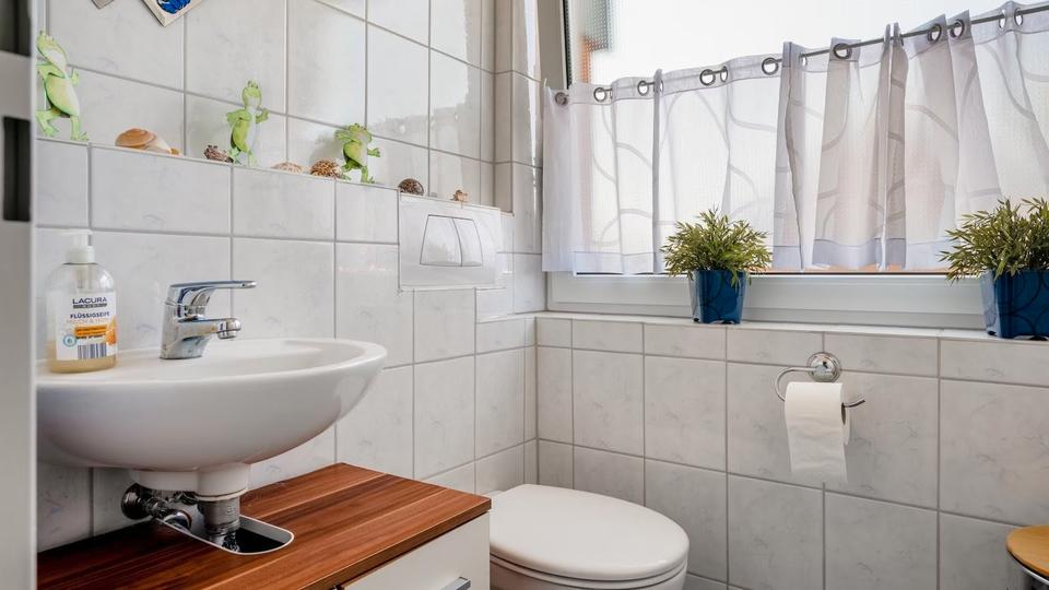 Dachgeschoßwohnung Mönchengladbach Nord - 3.5 Zimmer, 80 m&sup2;, 1.250&euro; | Angebot:26231925