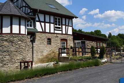 Haus zum Mieten in Selters (Taunus) 2.100 € 215 m² 3 zimmer