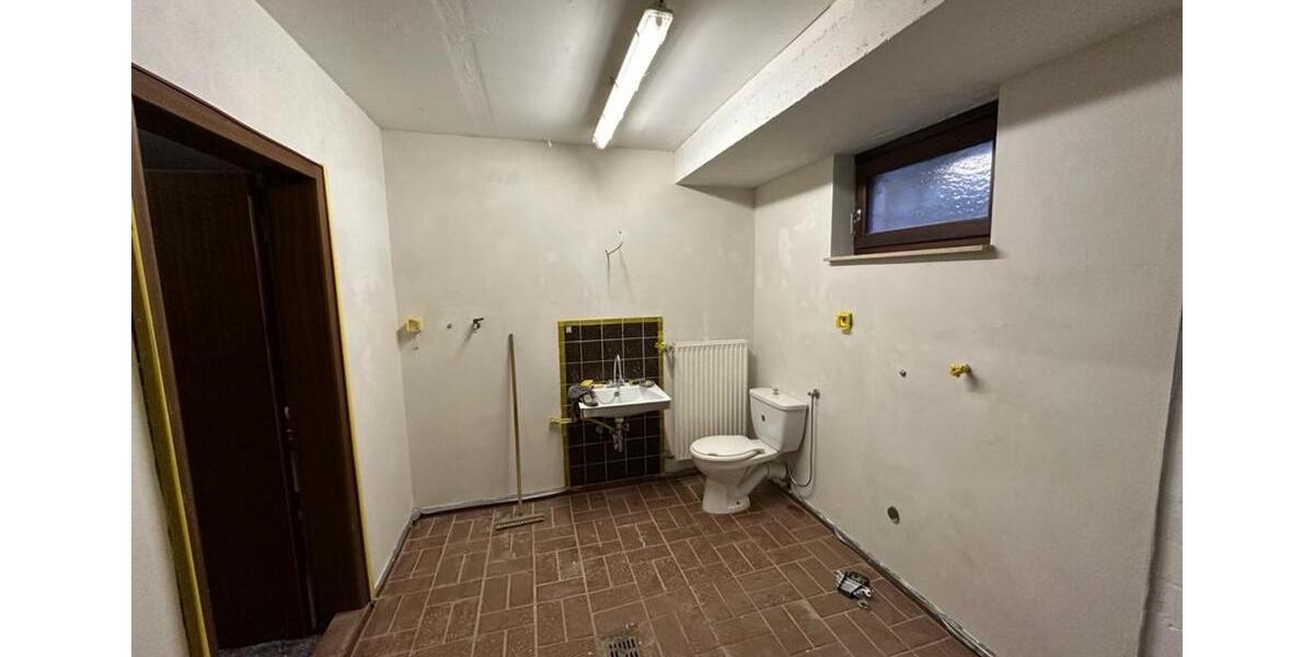 Erdgeschoßwohnung Frankenberg (Eder) - 5 Zimmer, 165 m&sup2;, 1.100&euro; | Angebot:23908357