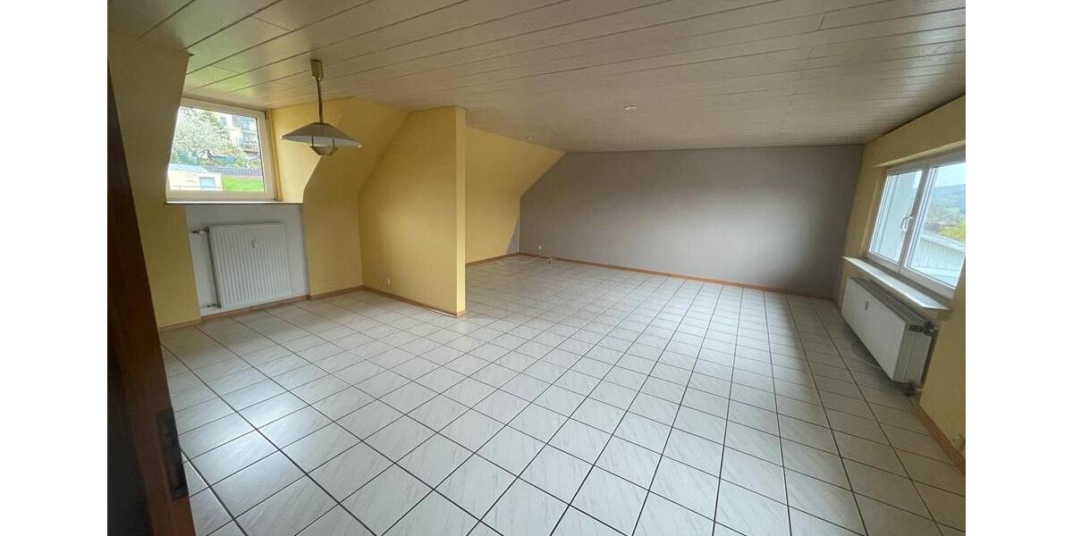 Dachgeschoßwohnung Trier Nord - 2 Zimmer, 94 m&sup2;, 890&euro; | Angebot:26105478