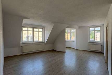 Wohnung zum Mieten in Crimmitschau 390 € 82.17 m² 2 zimmer