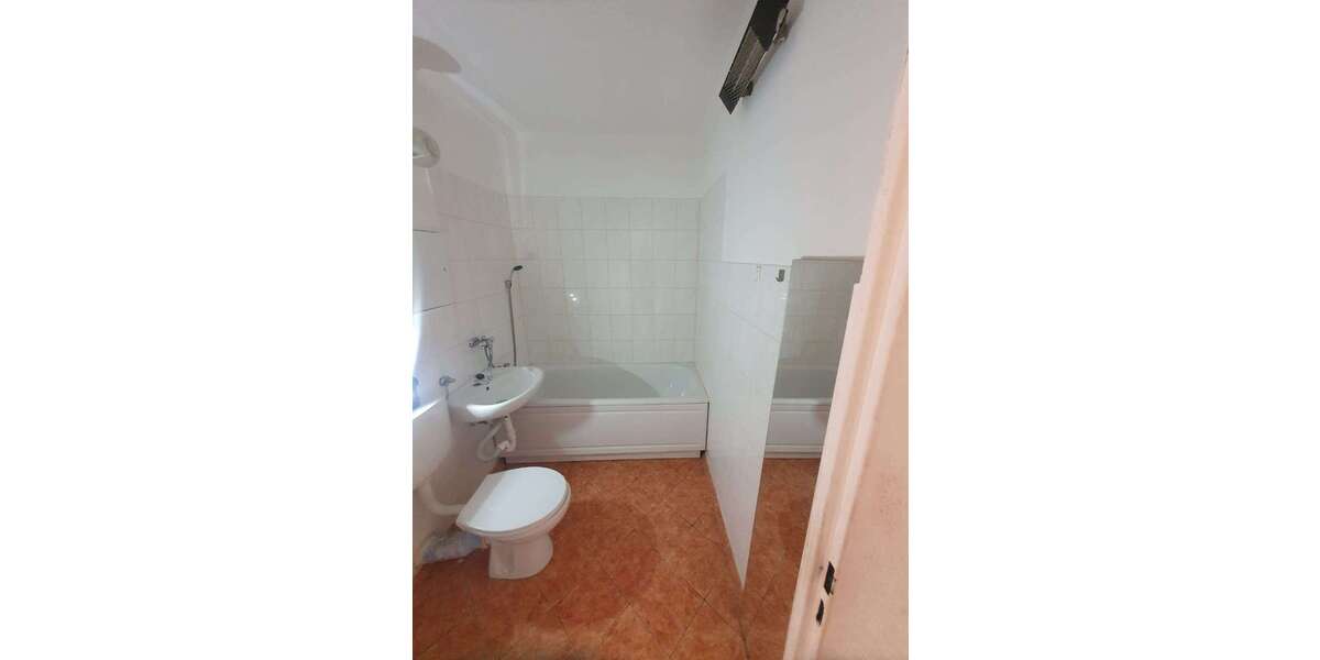 Praktische 2 Zimmer-Wohnung mit Balkon und Einbauküche - Appartement Schmölln | Angebot:26204265