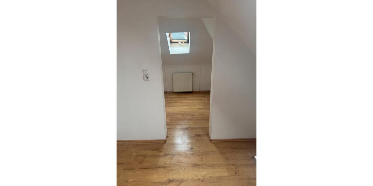 Dachgeschoßwohnung Neustadt bei Coburg - 3 Zimmer, 85 m&sup2;, 700&euro; | Angebot:24754374