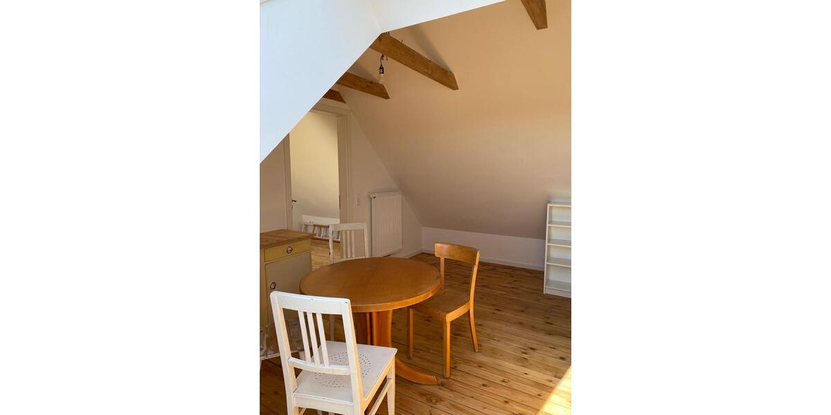 Dachgeschoßwohnung Freiburg im Breisgau Ebnet - 3 Zimmer, 50 m&sup2;, 1.200&euro; | Angebot:26440315