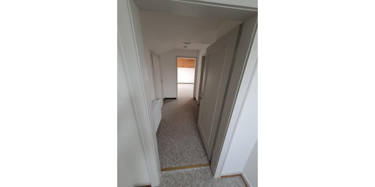 Einfamilienhaus Zweibrücken - 9 Zimmer, 250 m&sup2;, 1.790&euro; | Angebot:24702819