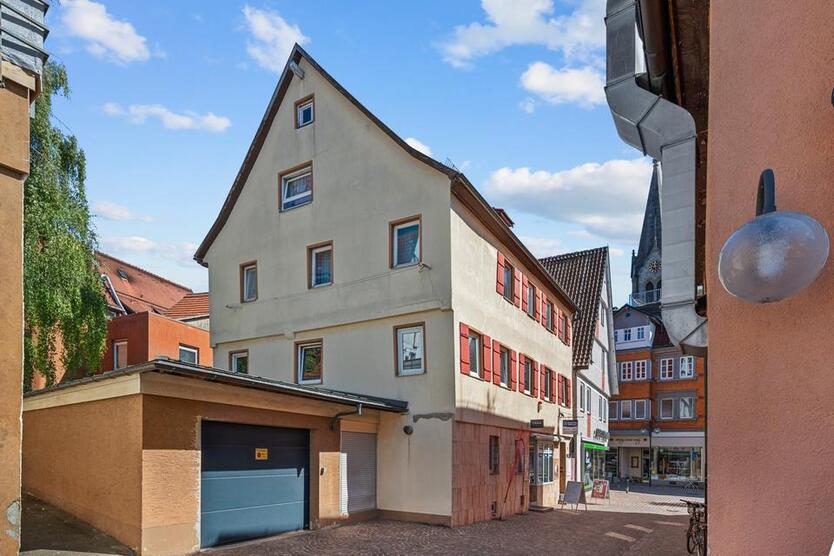 Zentrale 4 Zimmer Wohnung in Münsingen mit Einbauküche