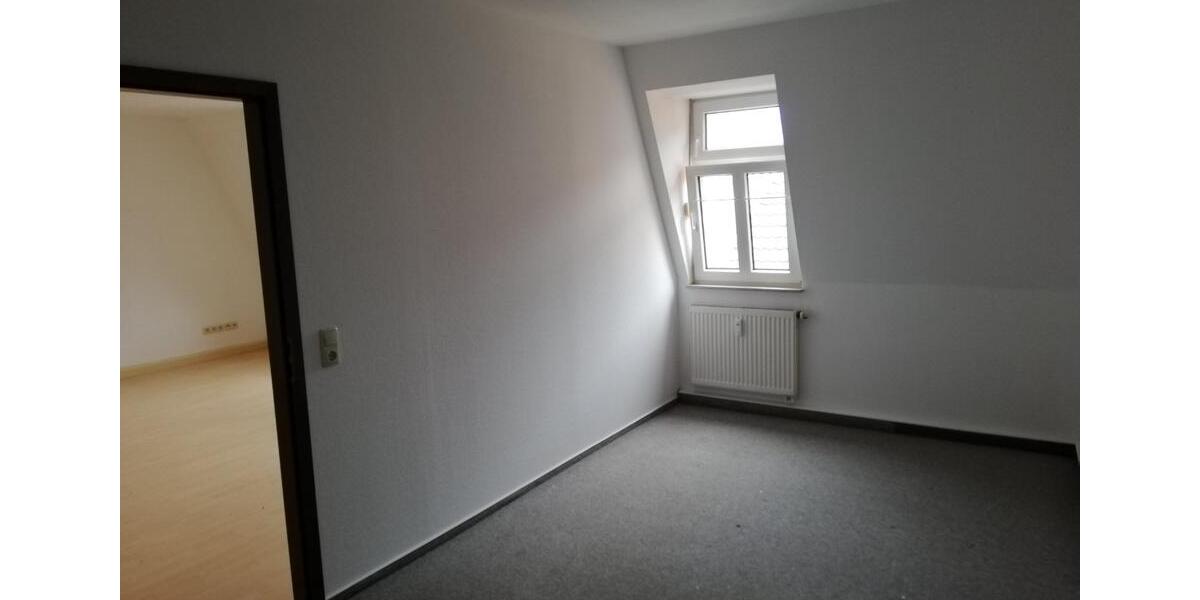 Dachgeschoßwohnung Schmölln - 2 Zimmer, 61 m&sup2;, 285&euro; | Angebot:24780289