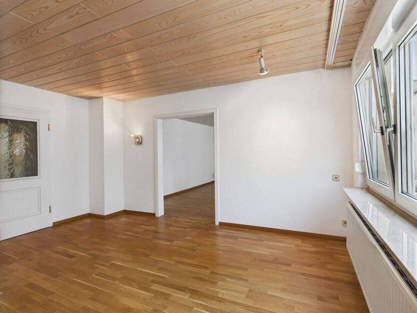 Zentrales Wohnen in Stuttgart-Ost: Charmante 4-Zimmer-Wohnung mit Stellplatz 4 zimmer