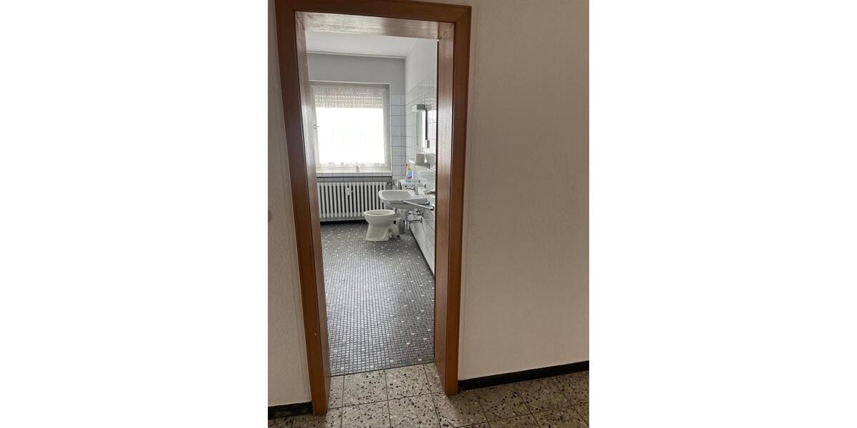 Erdgeschoßwohnung Bad Hersfeld - 2.5 Zimmer, 65 m&sup2;, 600&euro; | Angebot:26049647