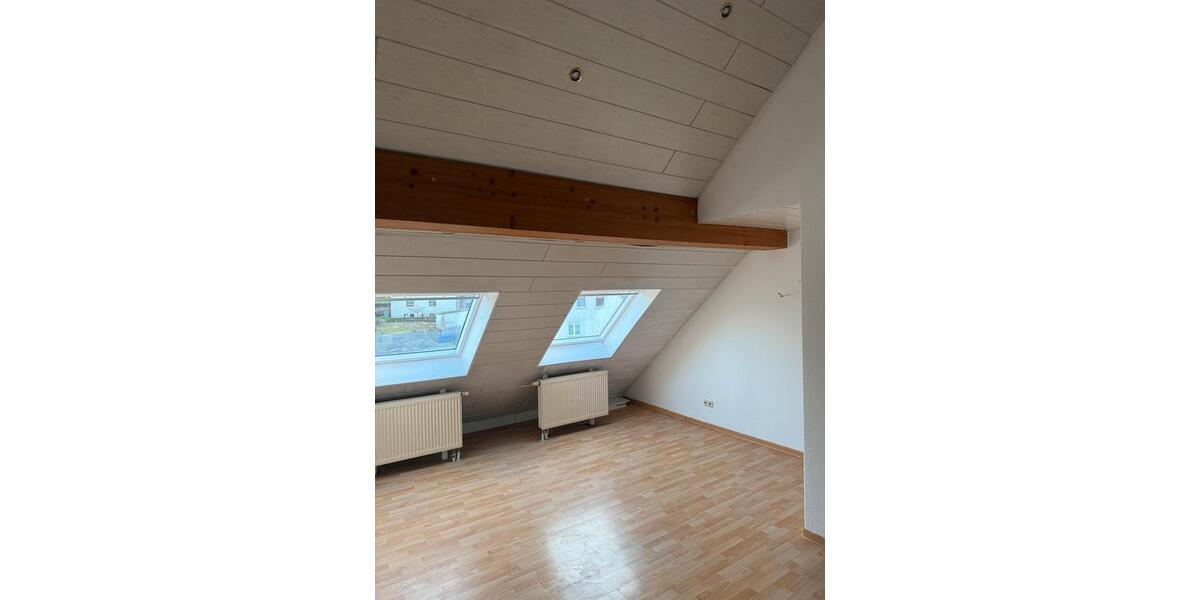 Dachgeschoßwohnung Tholey - 2 Zimmer, 70 m&sup2;, 590&euro; | Angebot:25266540