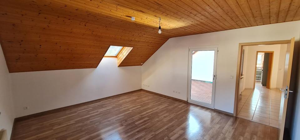 Dachgeschoßwohnung Geislingen an der Steige - 3.5 Zimmer, 102 m&sup2;, 980&euro; | Angebot:24630717