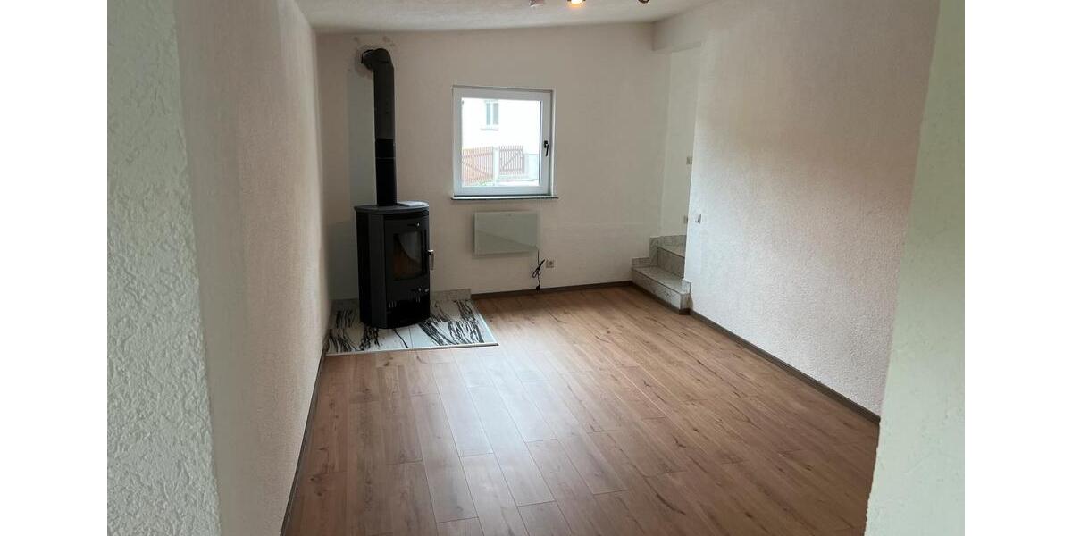 Einfamilienhaus Hohenroda - 3 Zimmer, 81 m&sup2;, 800&euro; | Angebot:26276271