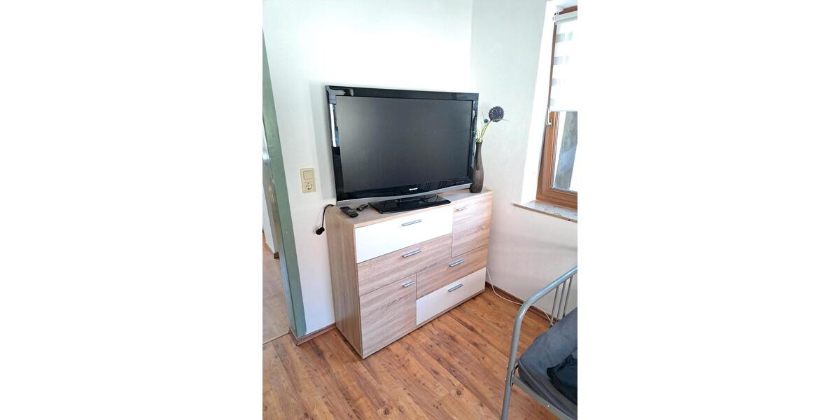 Etagenwohnung Bürgel - 3 Zimmer, 100 m&sup2;, 30&euro; | Angebot:26484590