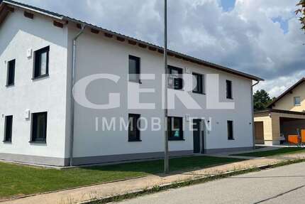 Wohnung zum Mieten in Hunderdorf 890 € 74.4 m²
