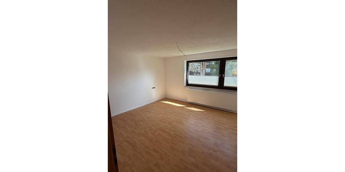 Erdgeschoßwohnung Sonnenbühl - 2 Zimmer, 72 m&sup2;, 850&euro; | Angebot:26250424