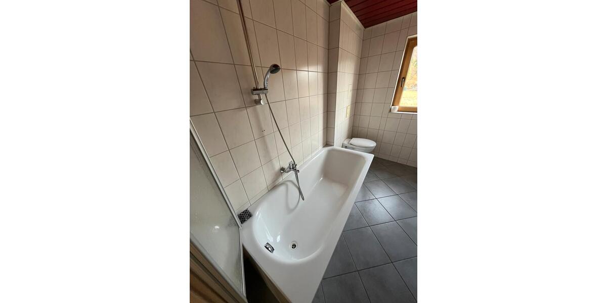 Etagenwohnung Schleusingen - 2 Zimmer, 48 m&sup2;, 500&euro; | Angebot:25865400