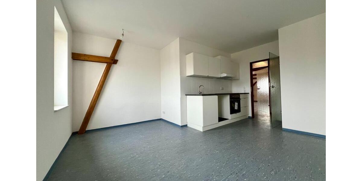 Dachgeschoßwohnung Zeitz - 3 Zimmer, 98 m&sup2;, 640&euro; | Angebot:16602265