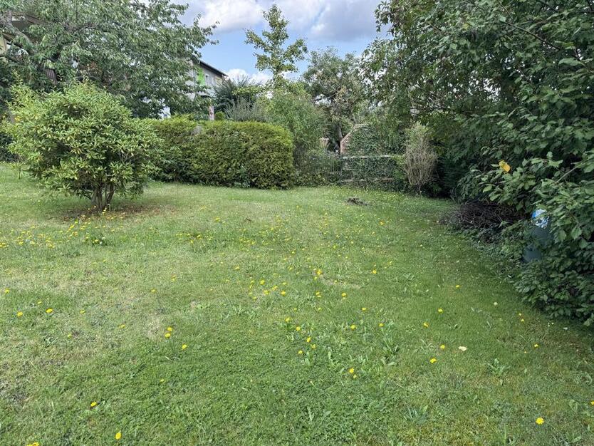 1-Fam.-Haus mit großem Garten...