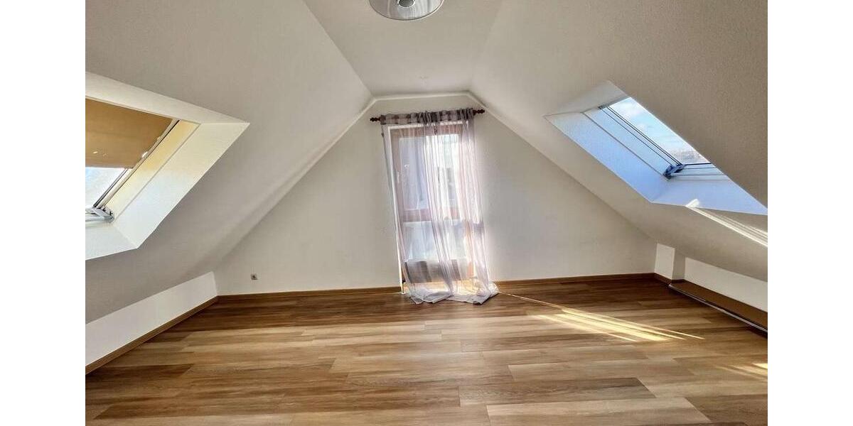 Dachgeschoßwohnung Stuttgart Birkach - 3.5 Zimmer, 77 m&sup2;, 1.400&euro; | Angebot:26640638