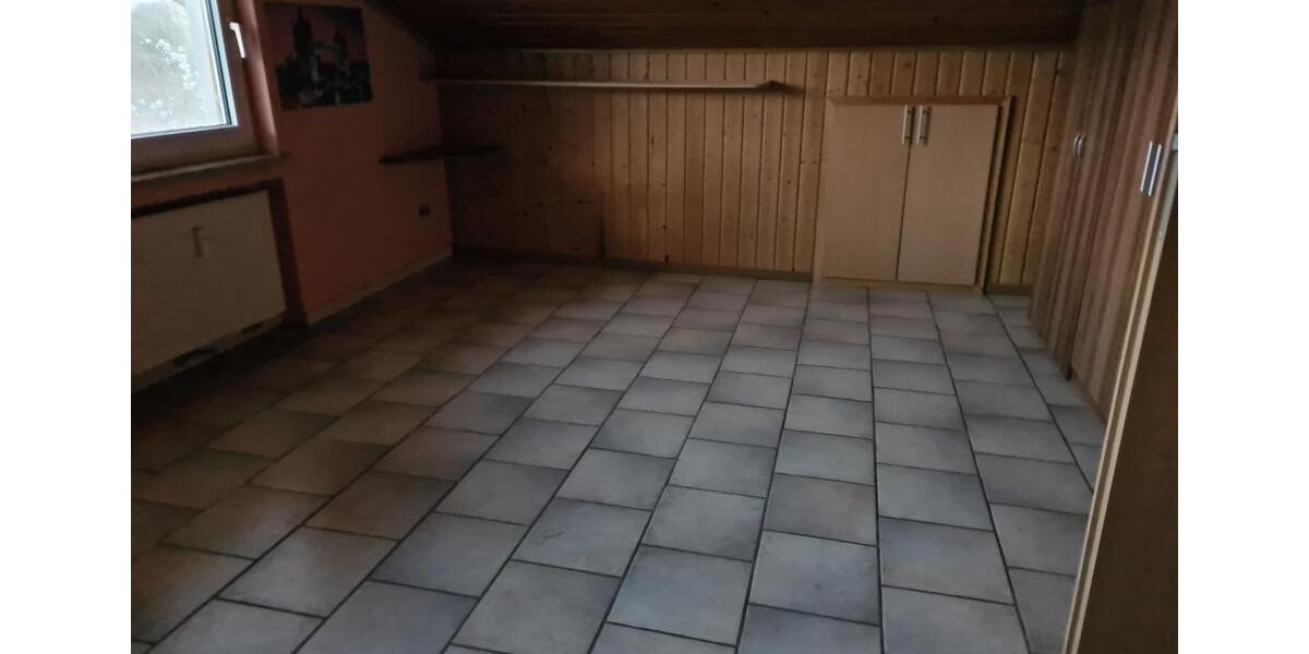 2 Zi. DG-Wohnung in ruhiger Wohnlage in Wettenberg zu vermieten 2 zimmer