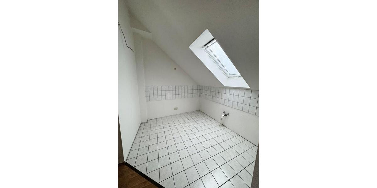 Dachgeschoßwohnung Hohenstein-Ernstthal Ernstthal - 3 Zimmer, 58 m&sup2;, 346&euro; | Angebot:24980587