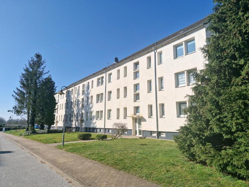 Frisch verliebt? Wir renovieren gerade Euer erstes gemeinsames und sehr gemütliches Zuhause!