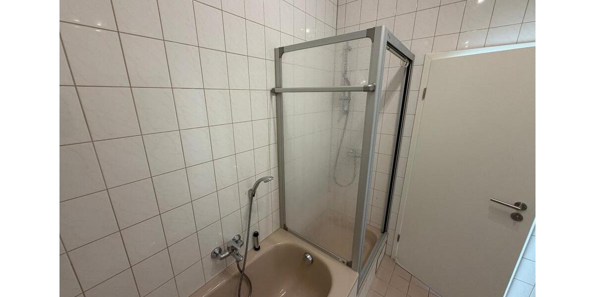 Etagenwohnung Hüttlingen - 3 Zimmer, 100 m&sup2;, 950&euro; | Angebot:25641317