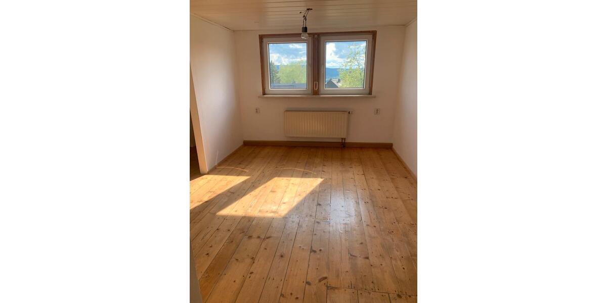 Dachgeschoßwohnung Schwarzenberg/Erzgebirge Erzgebirge - 3 Zimmer, 63 m&sup2;, 330&euro; | Angebot:26639595