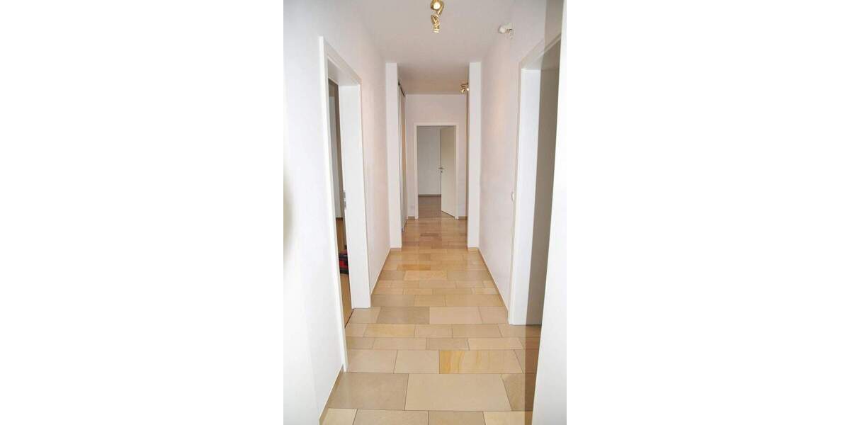 Etagenwohnung Zirndorf - 3 Zimmer, 105 m&sup2;, 1.200&euro; | Angebot:24780621