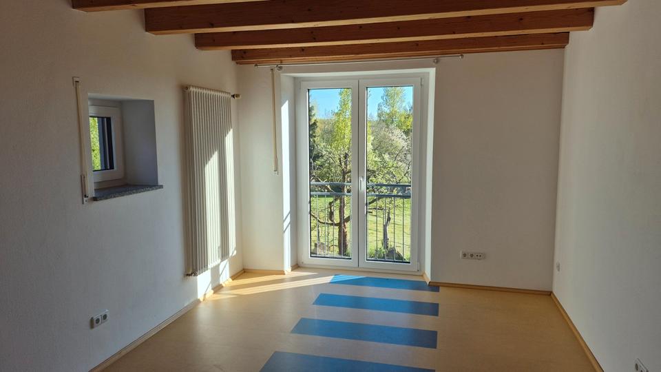Einfamilienhaus Vohenstrauß - 7 Zimmer, 220 m&sup2;, 1.800&euro; | Angebot:26408409