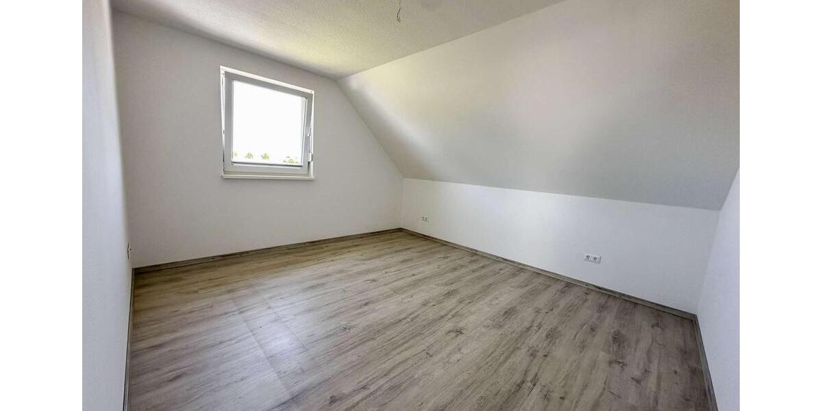 Dachgeschoßwohnung Delitzsch - 5 Zimmer, 112 m&sup2;, 1.225&euro; | Angebot:24976476