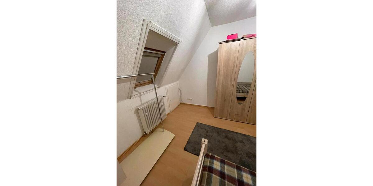 Dachgeschoßwohnung Siegen - 3 Zimmer, 15 m&sup2;, 350&euro; | Angebot:25904636