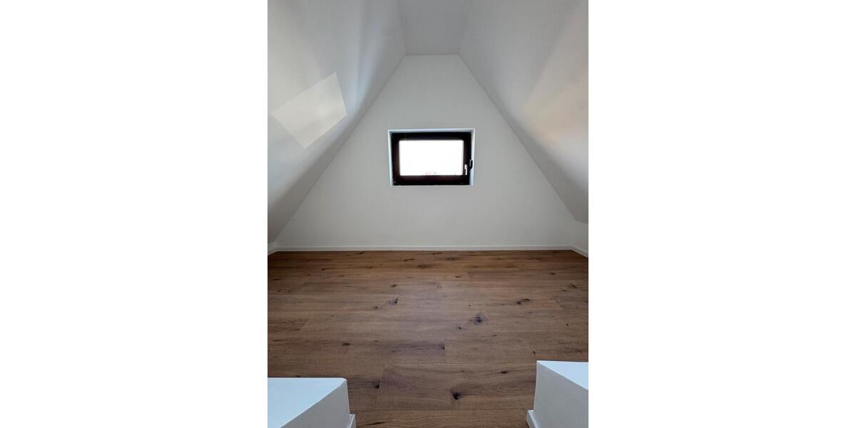 Dachgeschoßwohnung Achim - 5 Zimmer, 104 m&sup2;, 1.150&euro; | Angebot:25994074