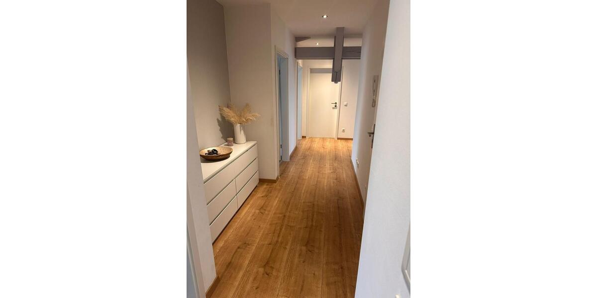 Dachgeschoßwohnung Döbeln - 5 Zimmer, 150 m&sup2;, 1.050&euro; | Angebot:25442765