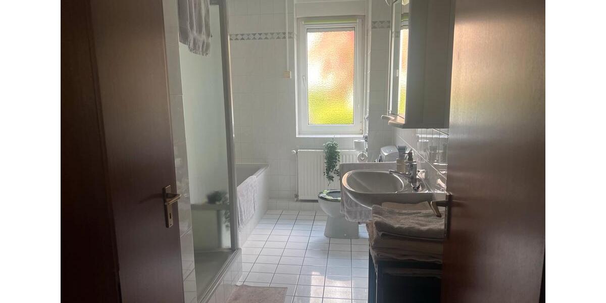 Erdgeschoßwohnung Hannover Linden-Limmer - 3 Zimmer, 92 m&sup2;, 1.000&euro; | Angebot:26603468