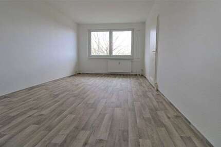 Wohnung zum Mieten in Schwerin 360 € 54 m²