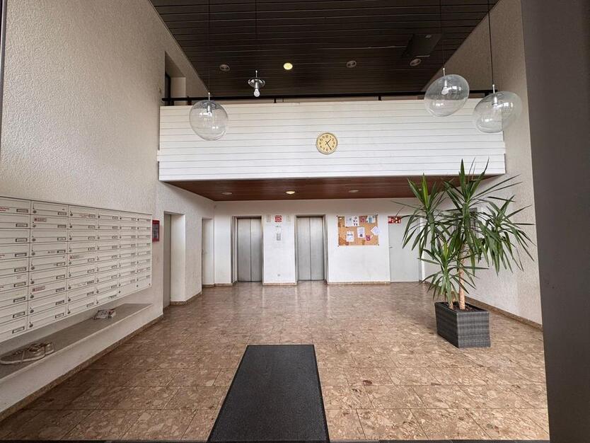 Barrierefreie Sanierte 4-Zimmer Wohnung ab Sofort !