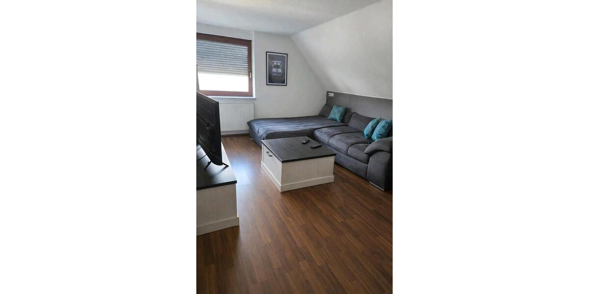 Dachgeschoßwohnung Eschenburg - 2 Zimmer, 60 m&sup2;, 670&euro; | Angebot:25545823