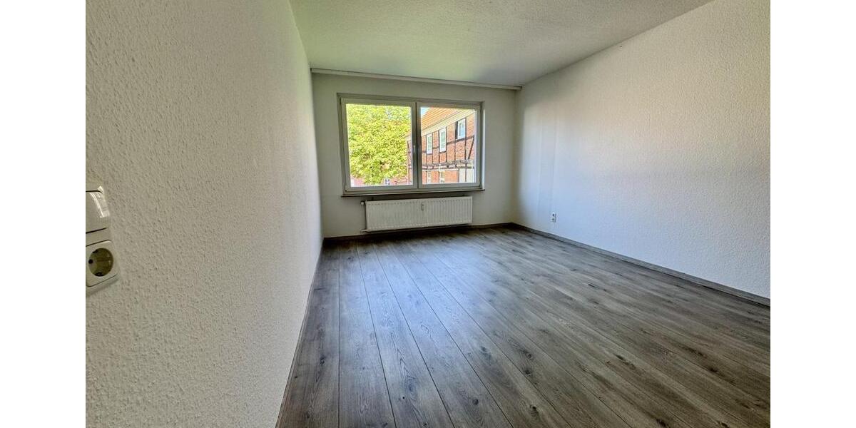 Etagenwohnung Nienburg (Weser) - 4 Zimmer, 107 m&sup2;, 990&euro; | Angebot:25864137