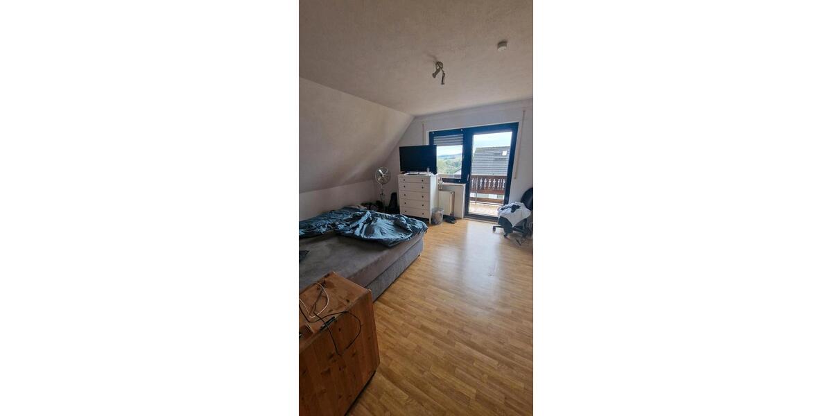 Dachgeschoßwohnung Bad Zwesten - 2.5 Zimmer, 65 m&sup2;, 360&euro; | Angebot:26479843