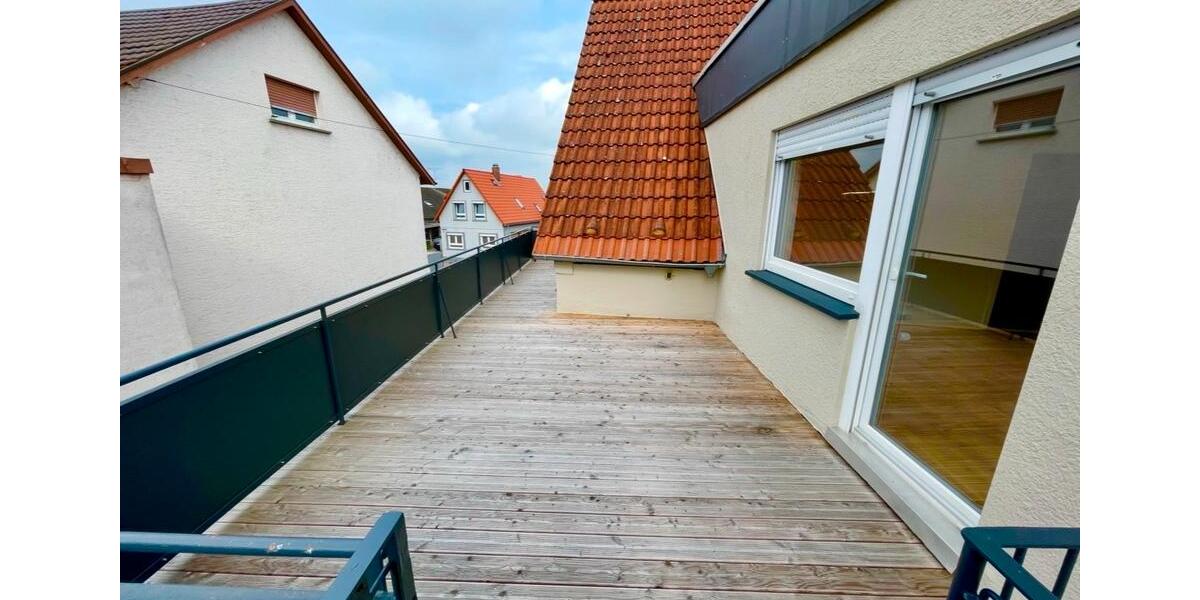 Sehr schöne 4ZKB-Altbauwohnung mit grosser Terrasse & Loft in Dur 4 zimmer