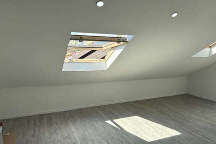 Wohnung Eisenberg - 4 Zimmer, 90 m&sup2;, 1.100&euro; | Angebot:25195264