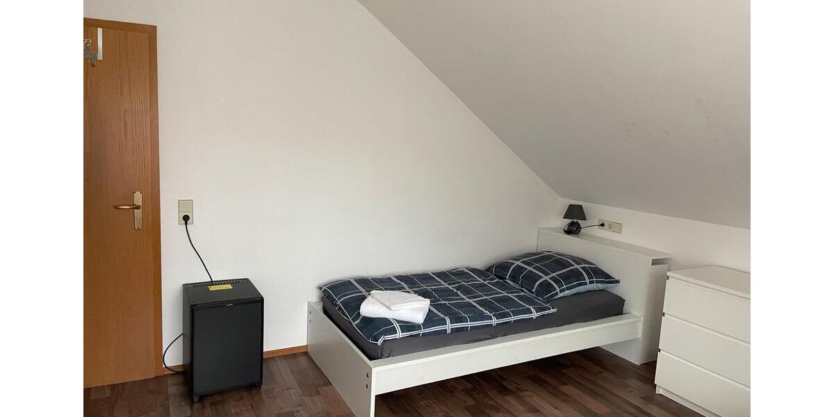 Wohnen auf Zeit Ludwigsburg Oßweil - 3 Zimmer, 15 m&sup2;, 600&euro; | Angebot:24875245