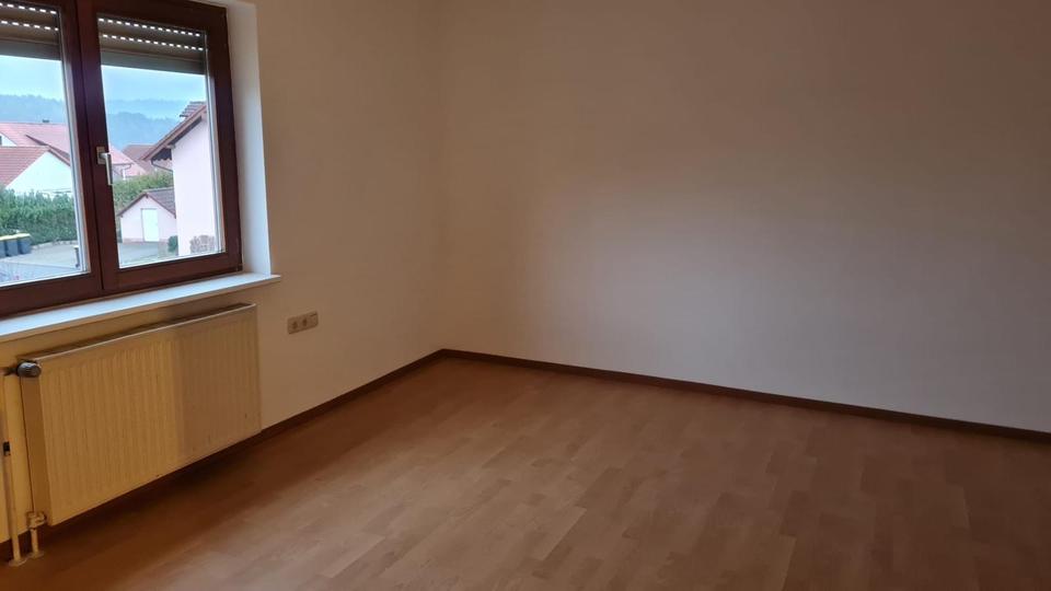 Erdgeschoßwohnung Hardheim - 4 Zimmer, 110 m&sup2;, 950&euro; | Angebot:24868658