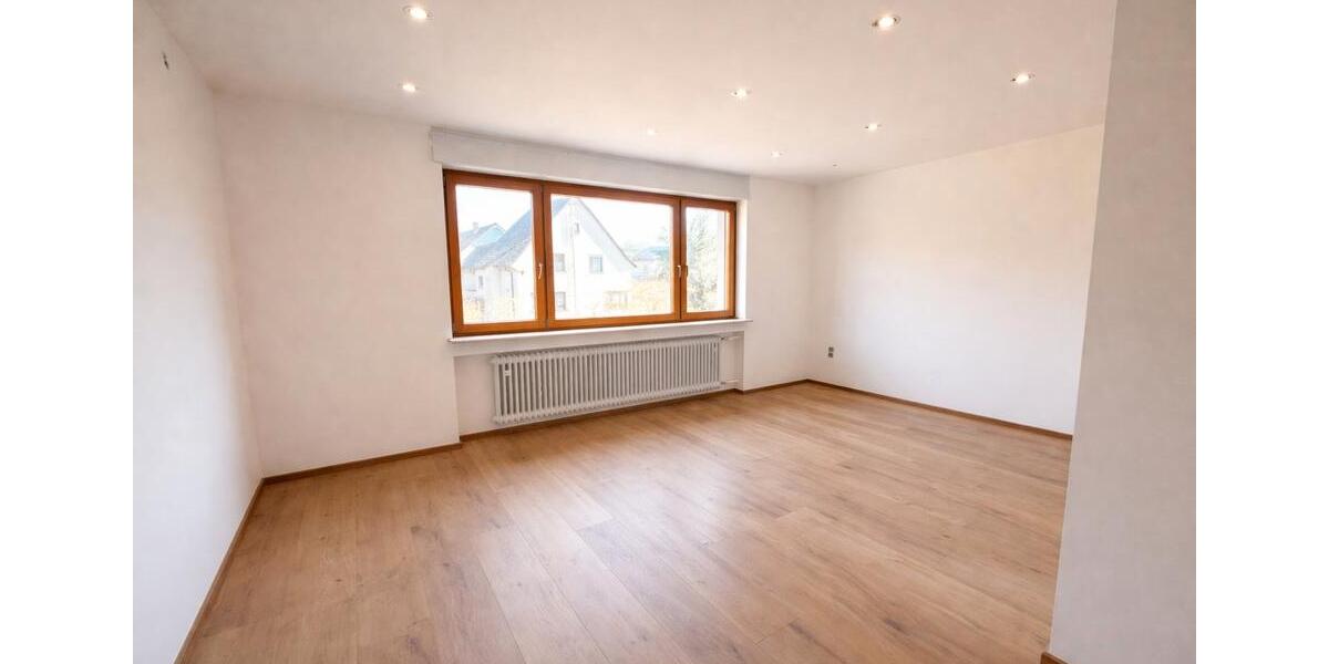 Etagenwohnung Bruchsal - 3 Zimmer, 87 m&sup2;, 1.200&euro; | Angebot:26216363