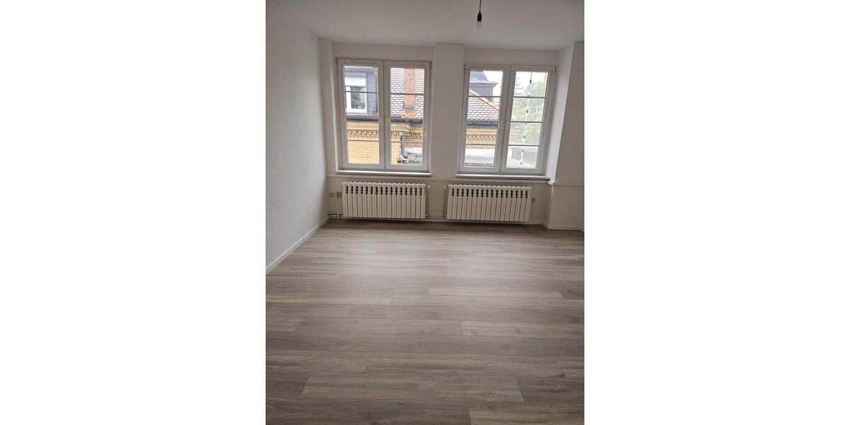 Etagenwohnung Apolda - 4 Zimmer, 135 m&sup2;, 1.350&euro; | Angebot:26581989