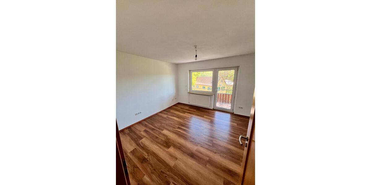 Etagenwohnung Ippesheim - 5 Zimmer, 98 m&sup2;, 550&euro; | Angebot:26563222