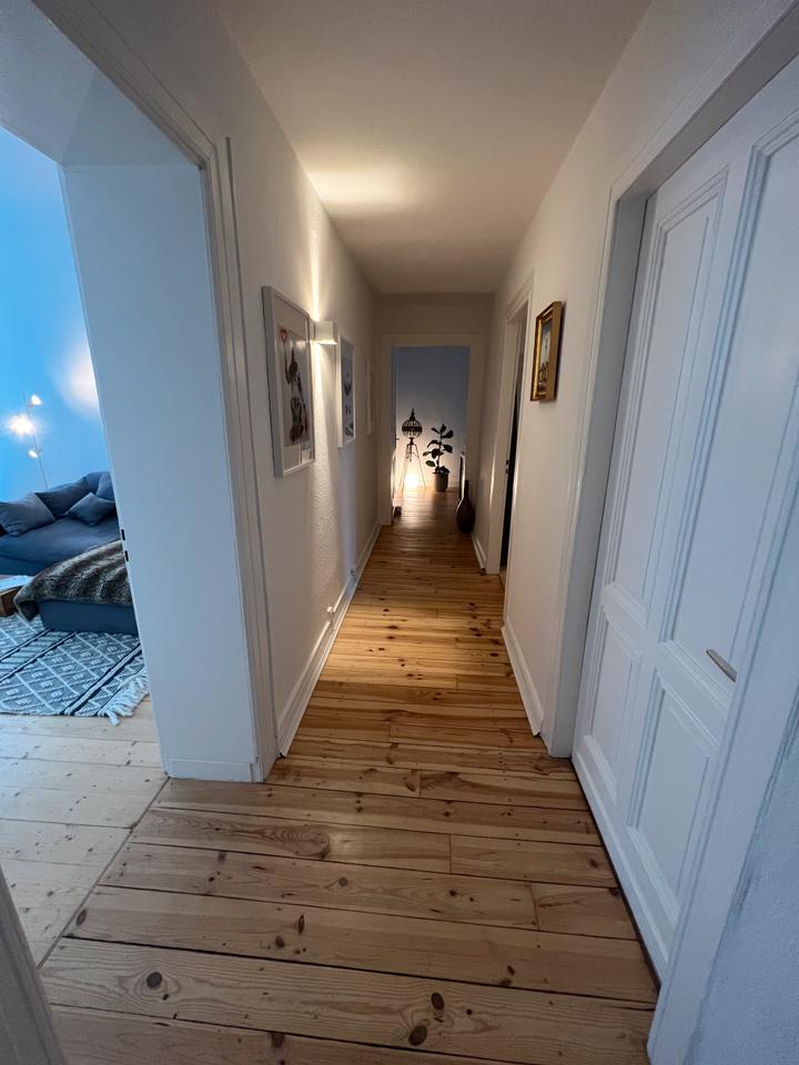 Helle 100qm Altbauwohnung mit 4 Zimmern und 3,5m Decken zimmer