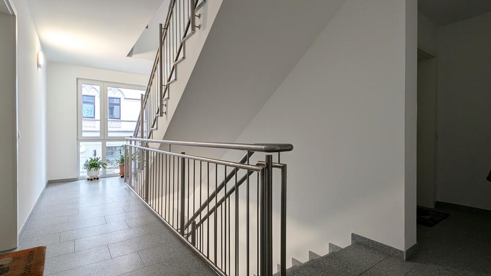 Etagenwohnung Duisburg Duisburg-Mitte - 2 Zimmer, 83 m&sup2;, 1.000&euro; | Angebot:25648648