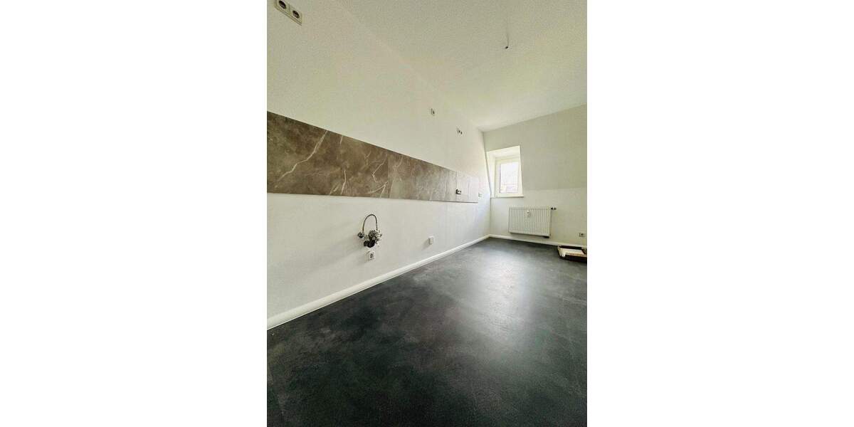 Etagenwohnung Meerane - 3 Zimmer, 71 m&sup2;, 560&euro; | Angebot:25755942